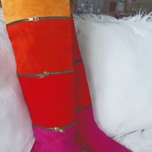 So cute O My Gosh size 8.5 leather boots ... great.. just great love ❤️